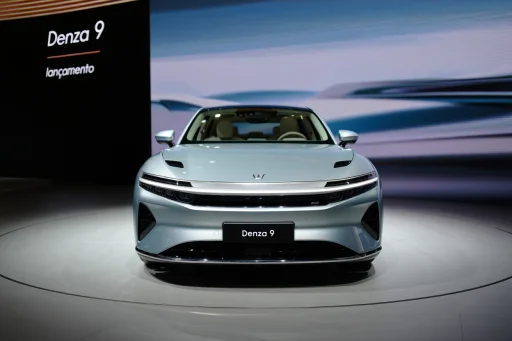 Denza N9: O SUV híbrido de luxo que promete revolucionar o mercado automotivo e pode chegar ao Brasil Denza N9: O SUV híbrido de luxo que promete revolucionar o mercado automotivo e pode chegar ao Brasil