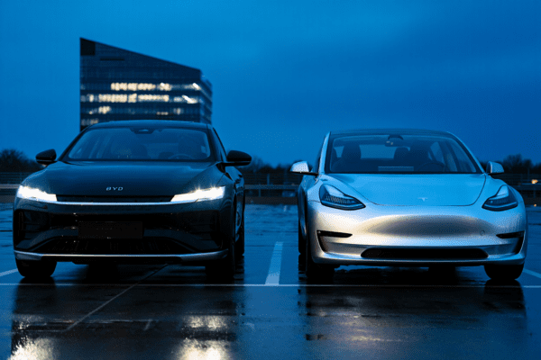 Chinesa BYD ultrapassa Tesla, de Elon Musk, e se torna líder em carros elétricos e híbridos Chinesa BYD ultrapassa Tesla, de Elon Musk, e se torna líder em carros elétricos e híbridos