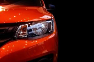 Quando trocar filtros de ar, óleo e combustível para evitar problemas farol, carro