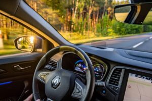 Renault fatura 27,6 bilhões no primeiro semestre de 2025 renault