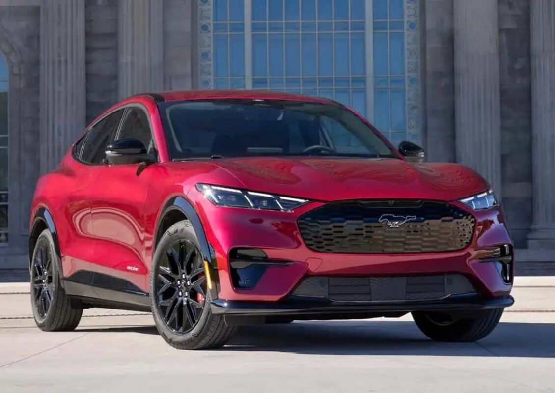 Acidente com Mustang elétrico: polícia descarta falha em piloto automático Acidente com Mustang elétrico: polícia descarta falha em piloto automático