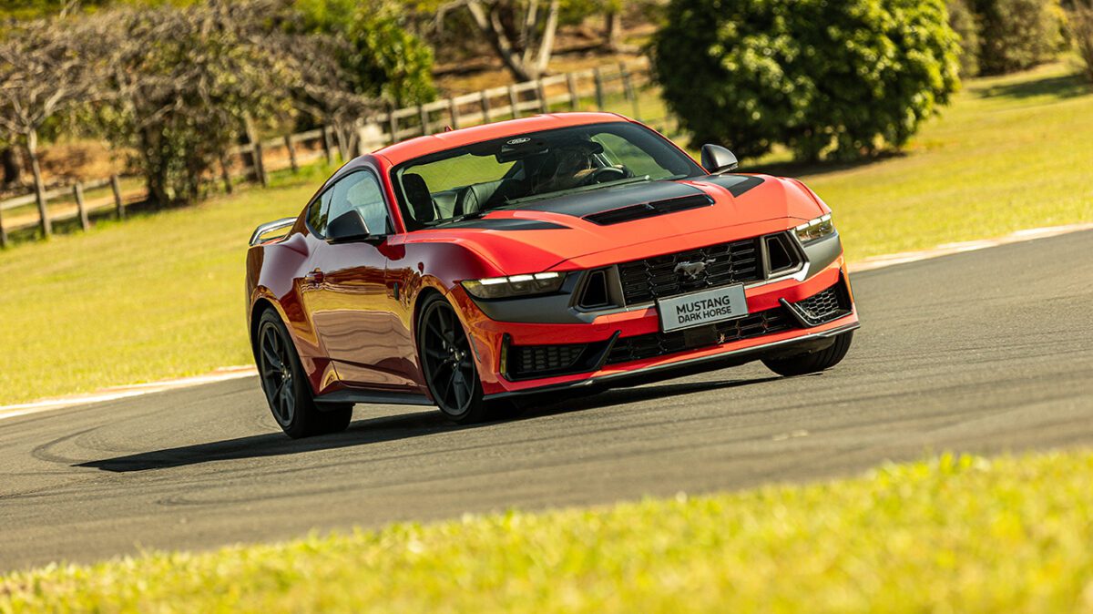 Ford Mustang Dark Horse chega ao Brasil com 507 cv e preço de R$ 649 Mil