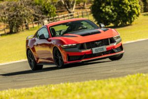 Ford Mustang Dark Horse chega ao Brasil com 507 cv e preço de R$ 649 Mil