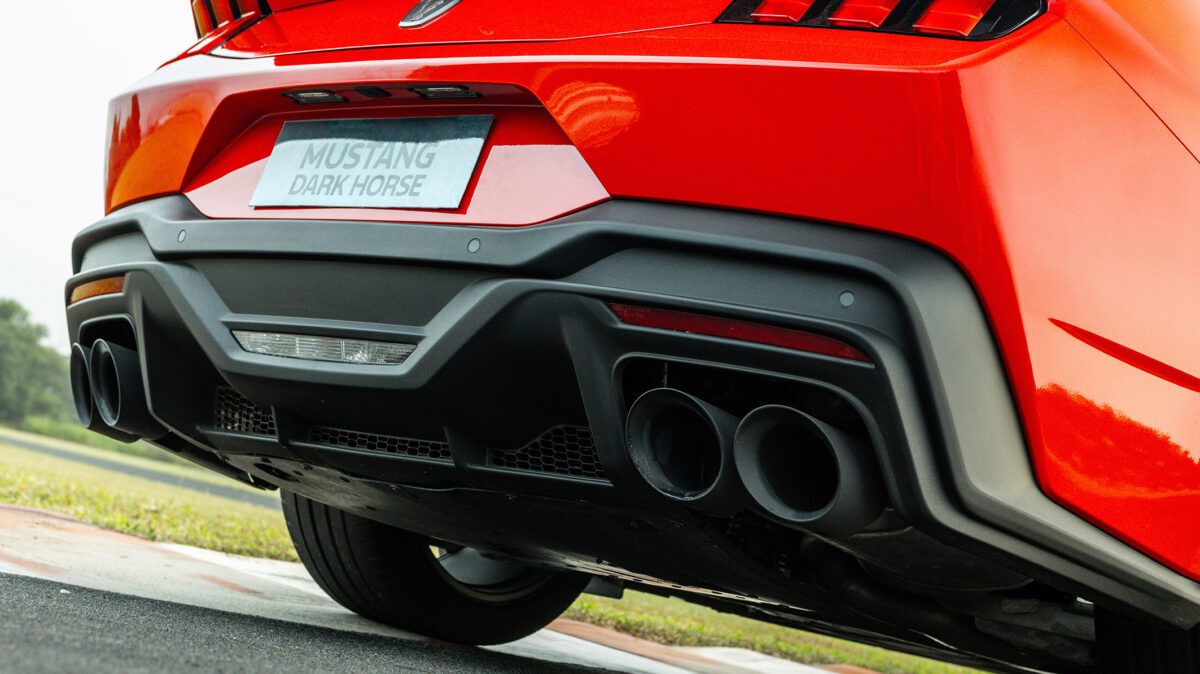 Ford Mustang Dark Horse chega ao Brasil com 507 cv e preço de R$ 649 Mil