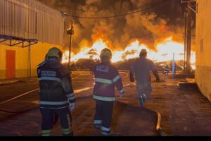 Incêndio atinge fábrica da Effa Motors em Manaus e causa prejuízos; veja detalhes Incêndio atinge fábrica da Effa Motors em Manaus e causa prejuízos; veja detalhes