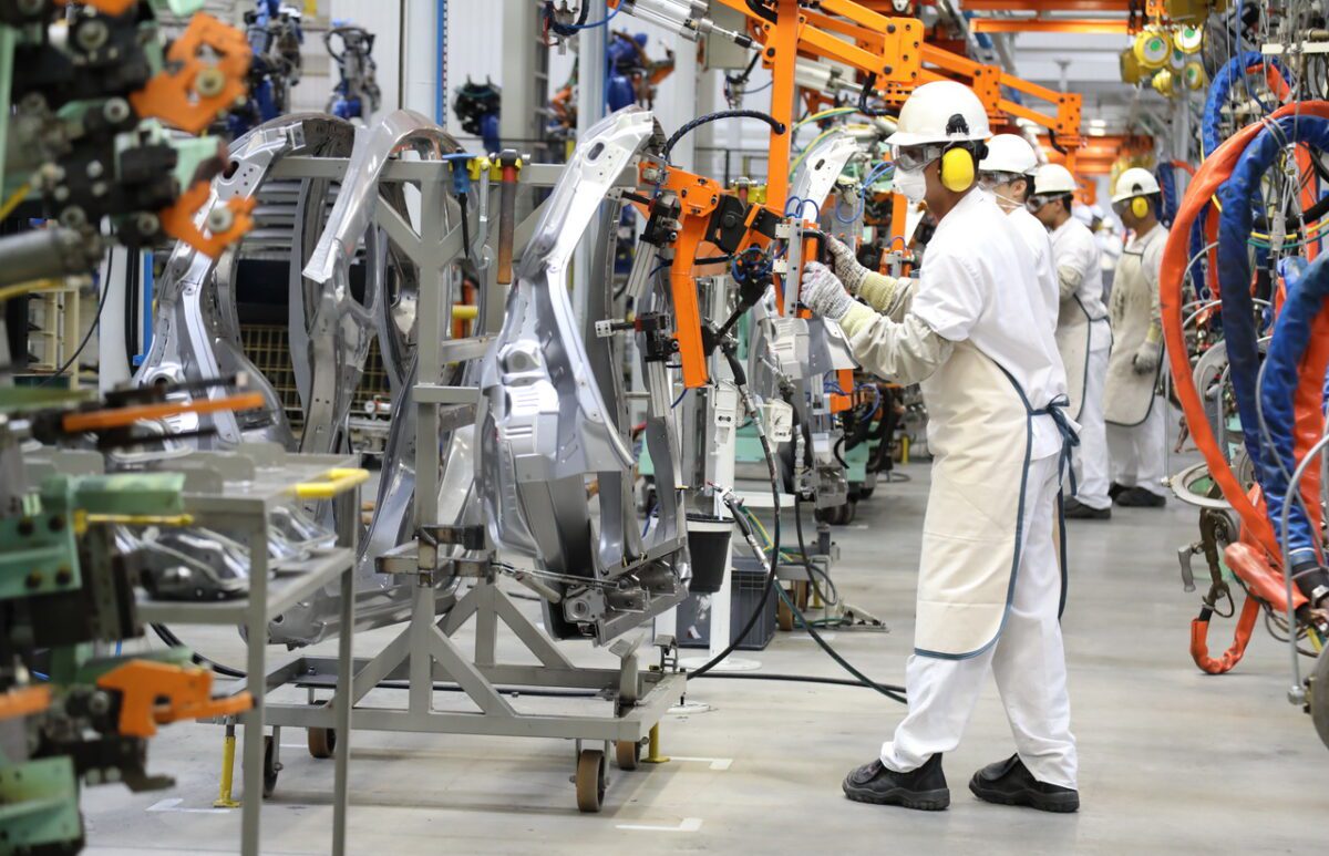 Honda revela planos para novo WR-V e aposta em híbridos flex no Brasil Honda revela planos para novo WR-V e aposta em híbridos flex no Brasil