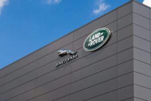 Jaguar Land Rover prepara retorno da produção no Reino Unido após ciberataque Jaguar Land Rover prepara retorno da produção no Reino Unido após ciberataque