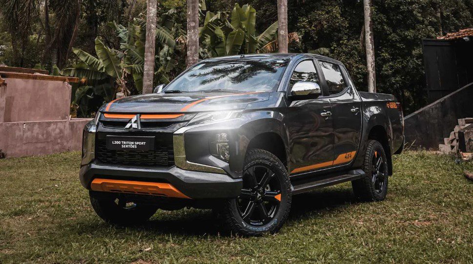 Nova Mitsubishi Triton deve ganhar versão híbrida como Corolla Cross